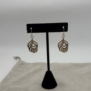 Vintage Gold Drop feather Earrings NWOT